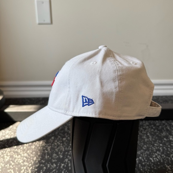 Blue Jays Velcroback Baseball Cap - Picture 2 of 4